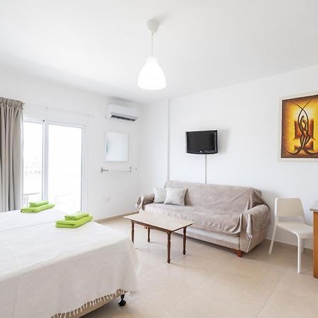 Christothea Apartments アヤナパ エクステリア 写真