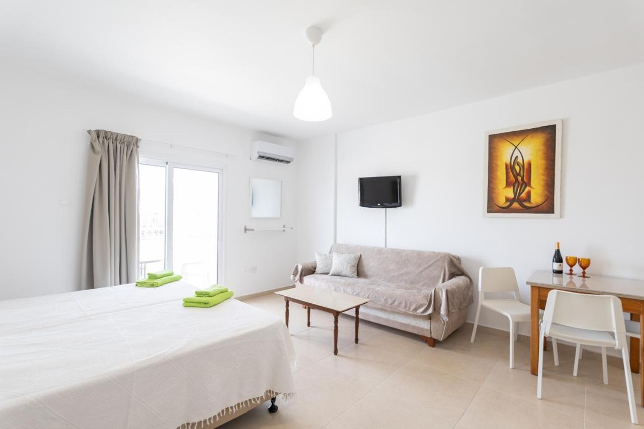 Christothea Apartments アヤナパ エクステリア 写真